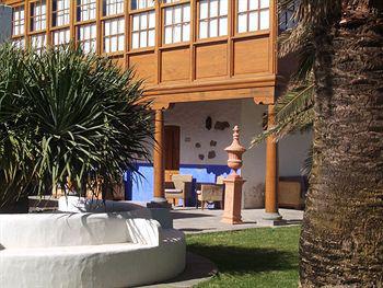 La Casona De *
